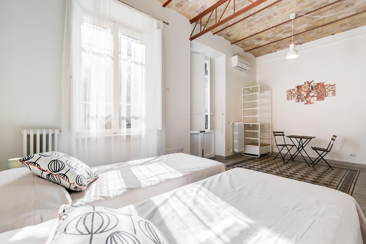 Monti Colosseum Apartment Рим Экстерьер фото
