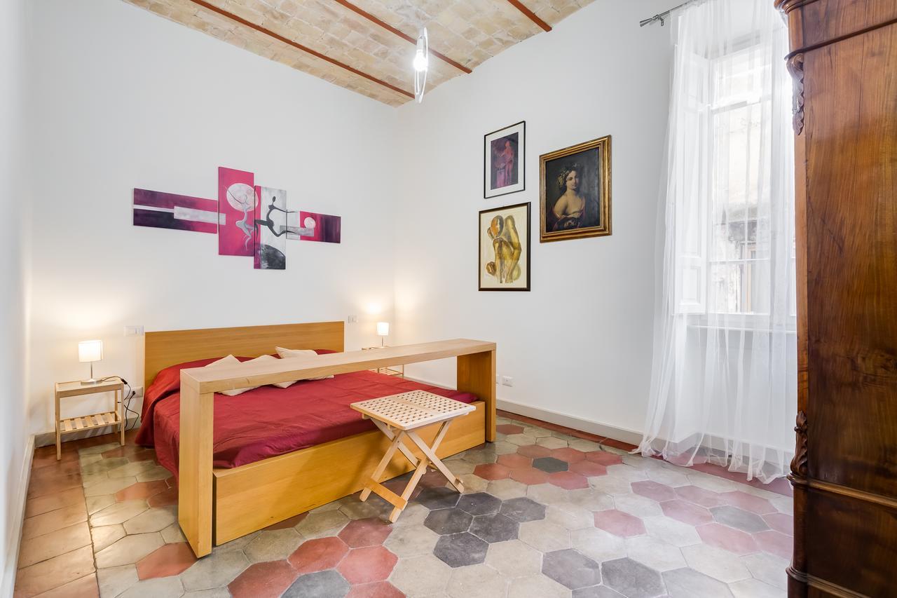 Monti Colosseum Apartment Рим Экстерьер фото